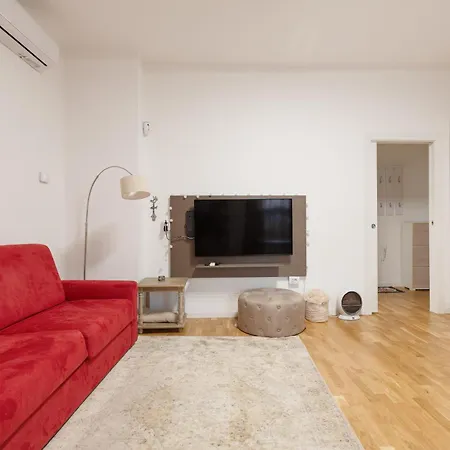 Daire Darsena Navigli & Porta Genova M2 - Modern Apt!