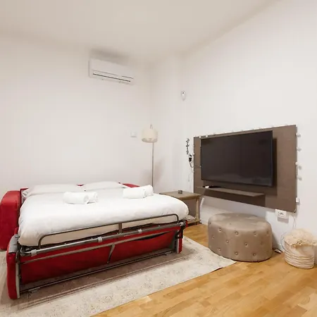 Darsena Navigli & Porta Genova M2 - Modern Apt! * Milano