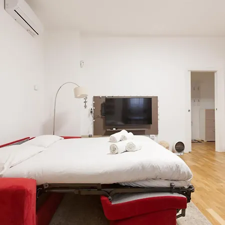 Daire Darsena Navigli & Porta Genova M2 - Modern Apt! *